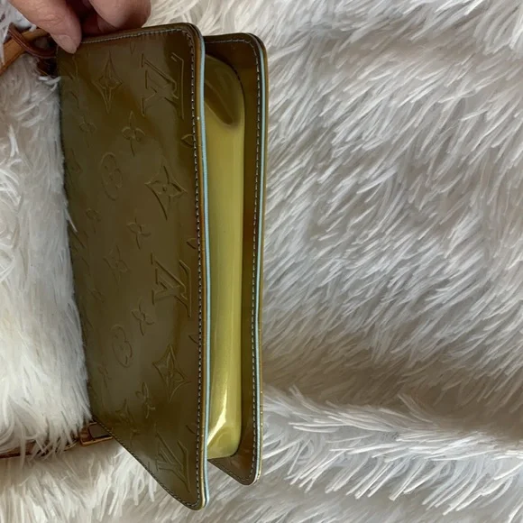 Louis Vuitton vernis pochette, professionally refurbished, immaculate inside, - Picture 6 of 9